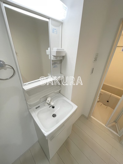 洗面設備　身支度に欠かせない独立洗面台♪