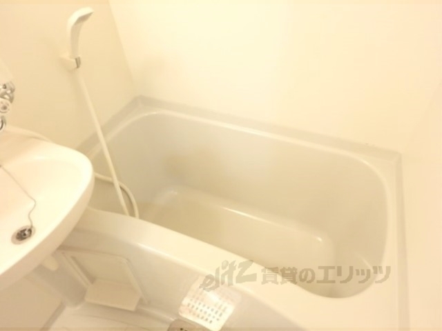 バス・シャワールーム　浴槽