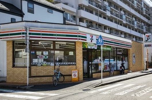 コンビニ　セブンイレブン 横浜大豆戸町店（コンビニ）まで307m
