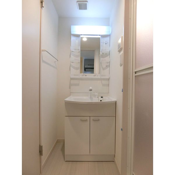 洗面設備　脱衣所　独立洗面台（シャンプードレッサー付）