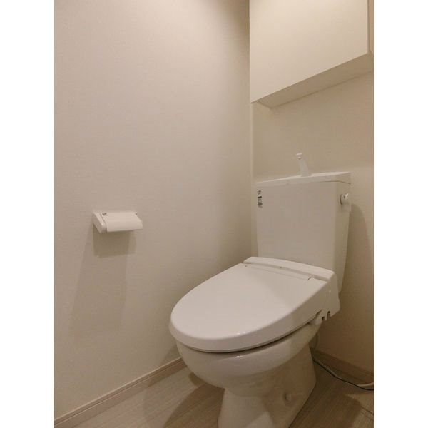 トイレ　温水洗浄便座付トイレ