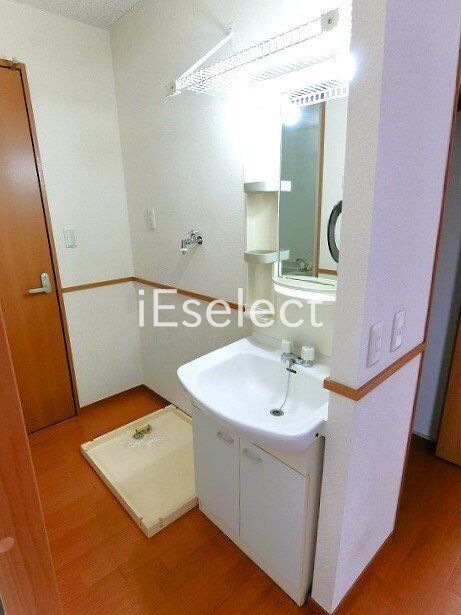 洗面設備　忙しい朝に便利な独立洗面化粧台