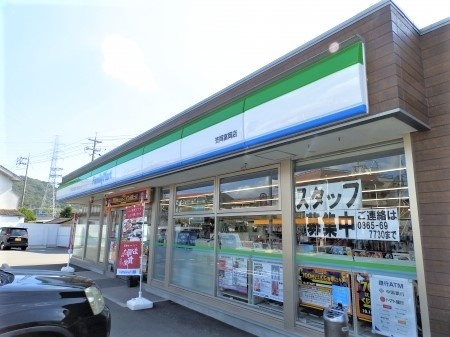 コンビニ　ファミリーマート笠岡富岡店（コンビニ）まで716m