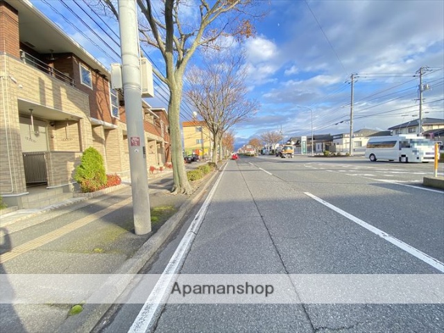 その他　前面道路（その他）まで0m