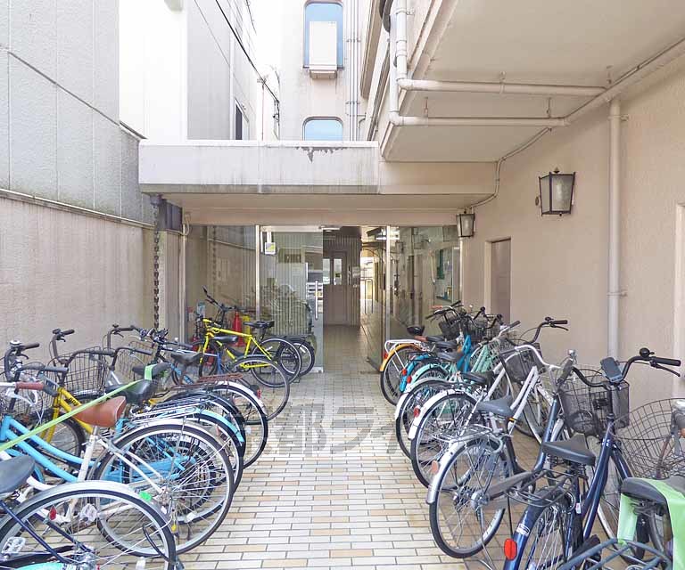 その他共有部分　建物入口です。