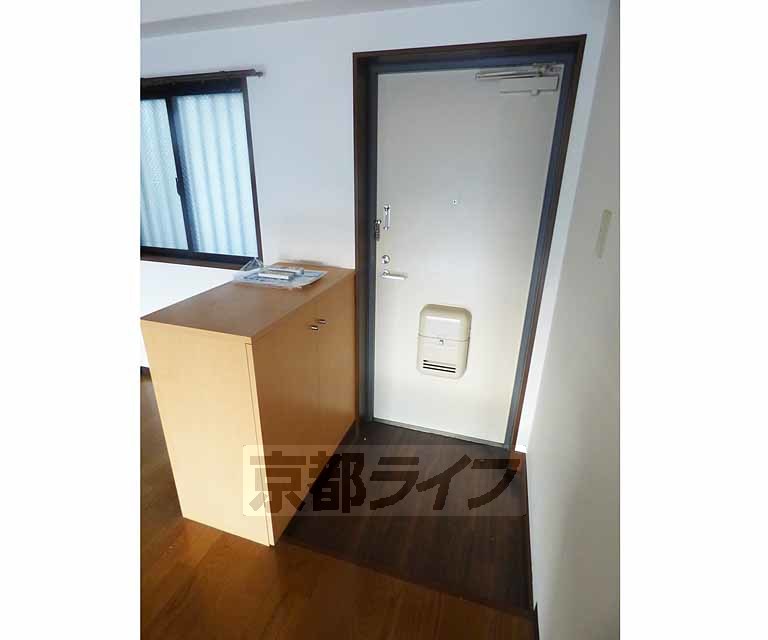 玄関　下駄箱もあります