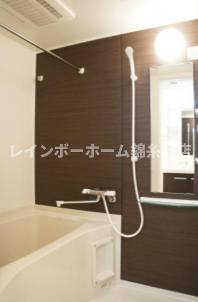 バス・シャワールーム　同背施工物件参照