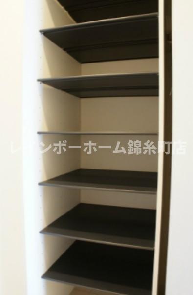 玄関　同背施工物件参照