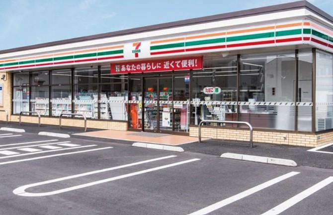 コンビニ　セブンイレブン江東深川ギャザリア店（コンビニ）まで334m