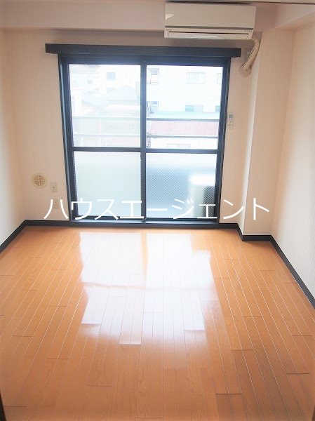 居室・リビング　フローリングです。※参考画像