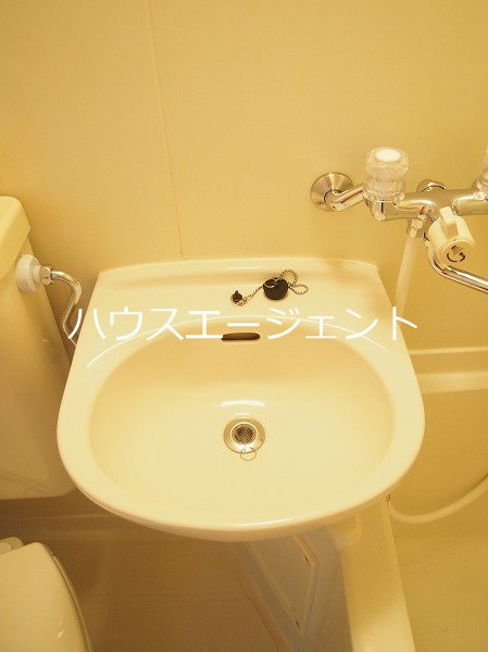 洗面設備　洗面台は浴室に。※参考画像