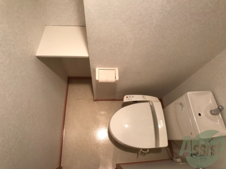 トイレ　温水洗浄便座付きのトイレは、使用しやすそうですね。