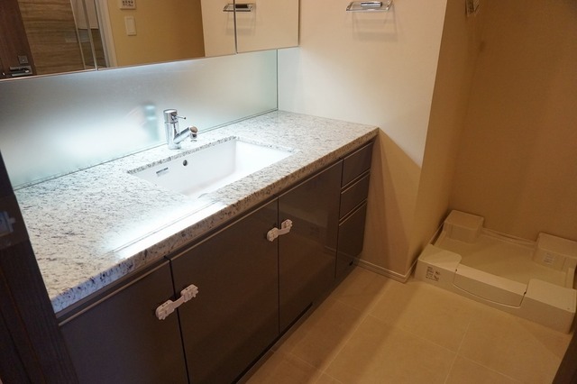 洗面設備　洗面所※前回募集時の写真です