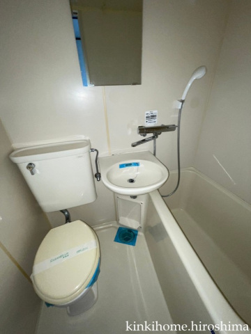 洗面設備　※別号室の写真です。