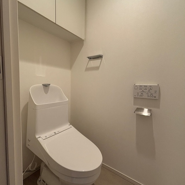 トイレ　※写真は同タイプ住戸です。