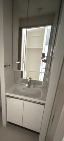 洗面設備　使いやすい独立洗面台です