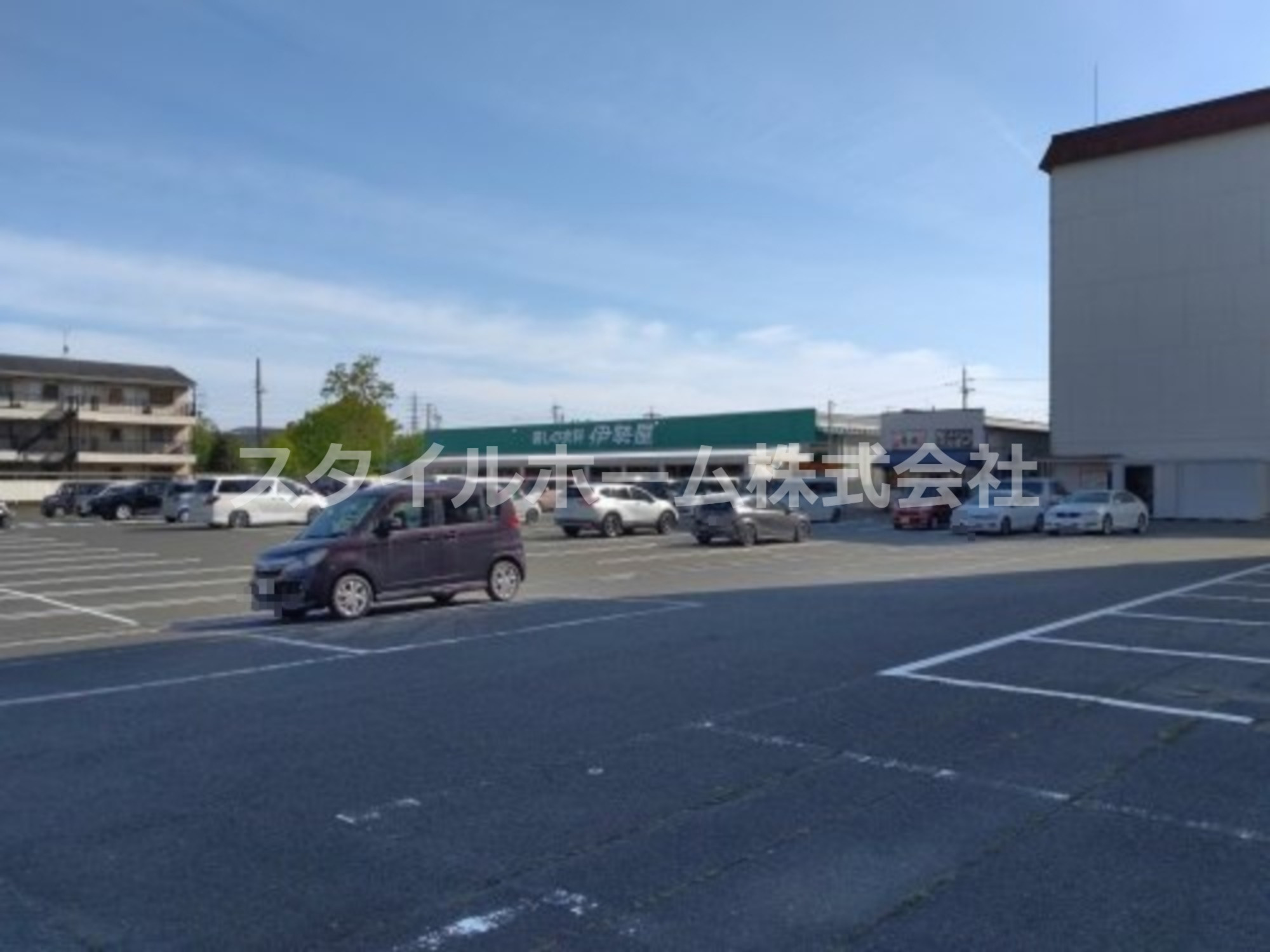 その他　伊勢屋衣料品店（その他）まで225m