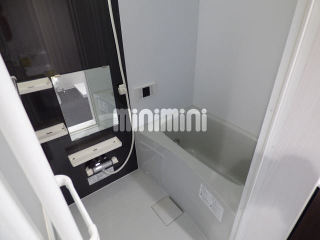 バス・シャワールーム　追い焚き機能など設備充実