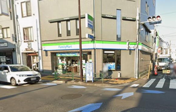 コンビニ　ファミリーマート田端一丁目店（コンビニ）まで475m