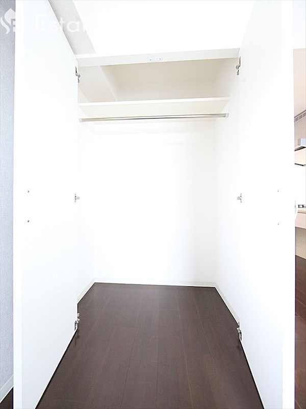 収納　ウォークインクローゼット