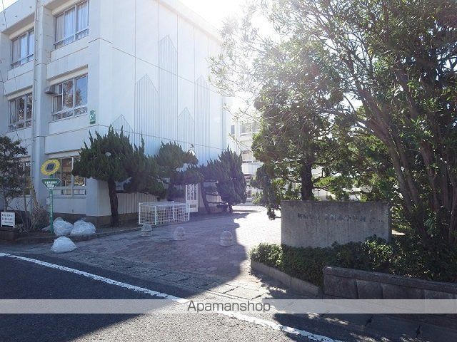 小学校　見能林小学校（小学校）まで350m