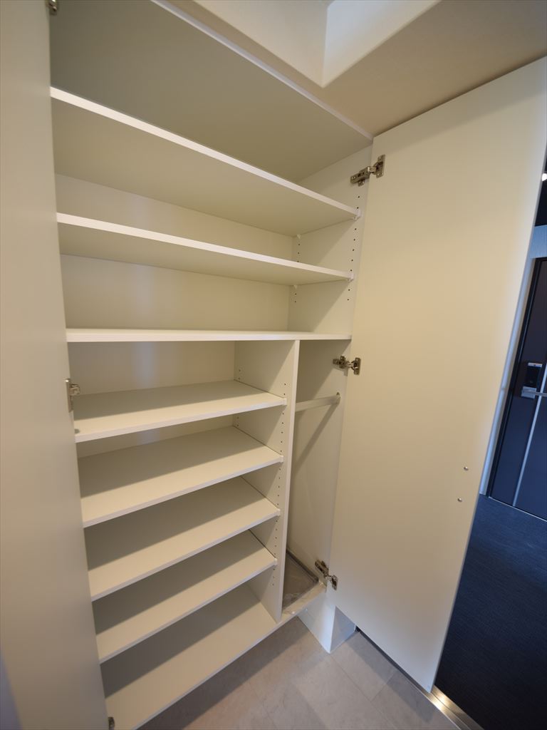 収納　エスリード難波レジデンス　SB