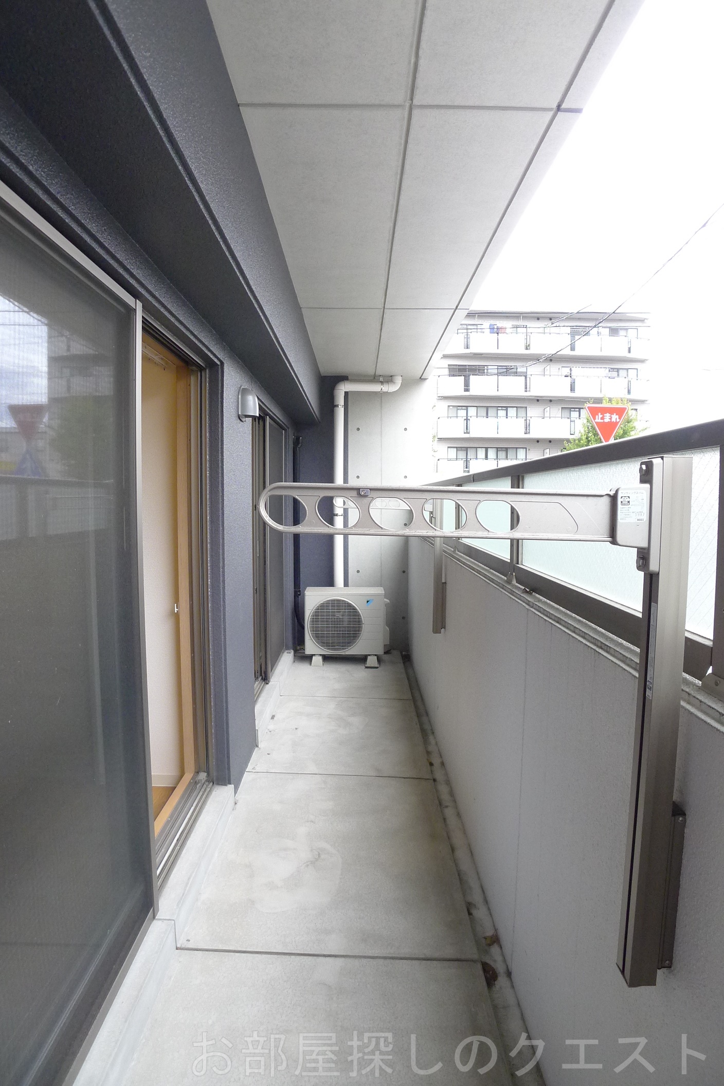 バルコニー　（写真は同物件反転）