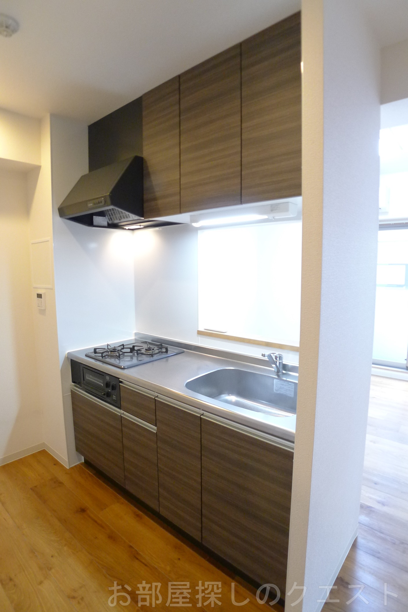 キッチン　（写真は同物件反転）