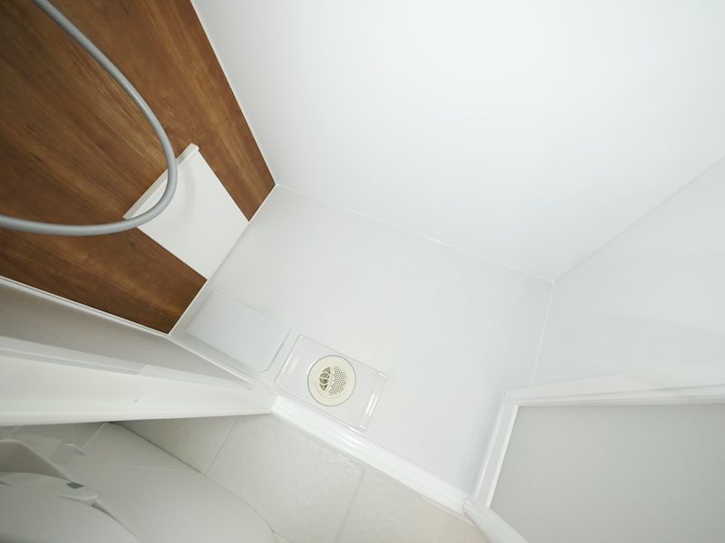 バス・シャワールーム　シャワー