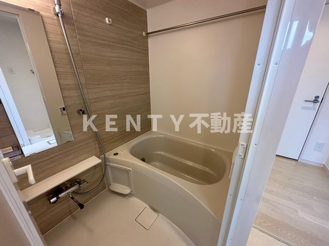 バス・シャワールーム　コンパクトで使いやすいお風呂です