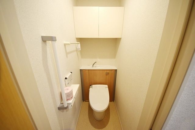 トイレ　★温便座、ウォシュレット機能付きトイレ★