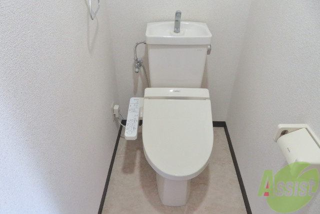 トイレ　トイレは独立しており、快適に使用出来ます。温水洗浄便座ですよ