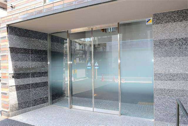 エントランス　オートロック完備