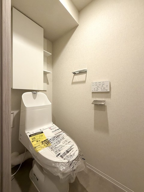 トイレ　※写真は同タイプ住戸です。