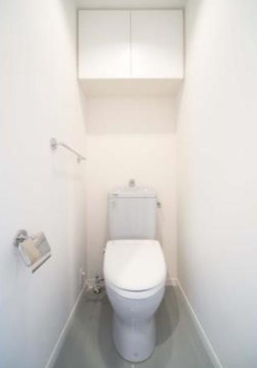 トイレ　☆広々とした玄関☆