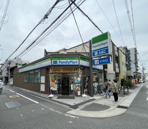 コンビニ　ファミリーマート 鶴橋一丁目店（コンビニ）まで94m