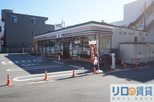 コンビニ　セブンイレブン大阪下新庄2丁目店（コンビニ）まで184m