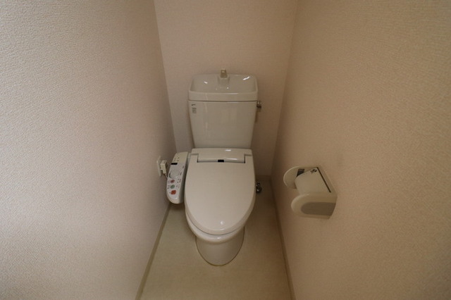 トイレ　温水洗浄暖房便座