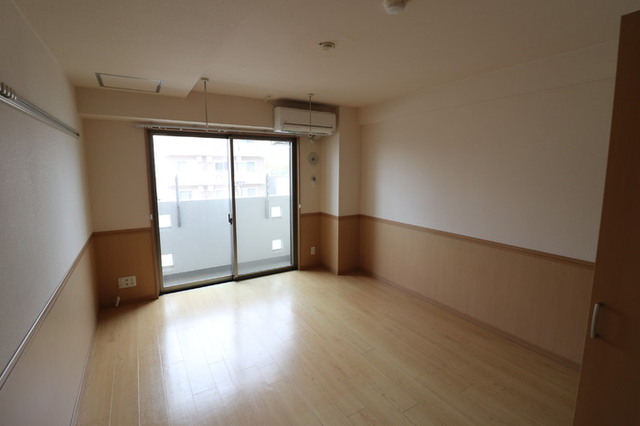 居室・リビング　洋室８．２帖