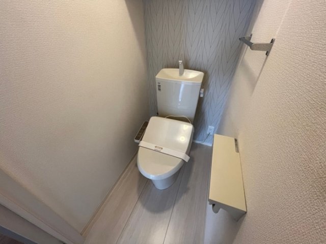 トイレ　温水洗浄暖房便座のトイレ