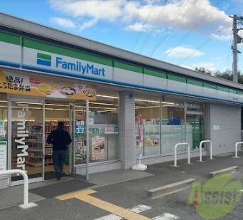 コンビニ　ファミリーマート宝塚山本丸橋店（コンビニ）まで676m