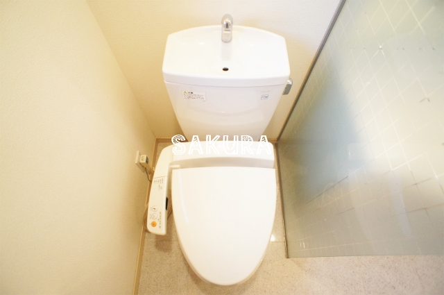 トイレ　嬉しい温水洗浄便座♪