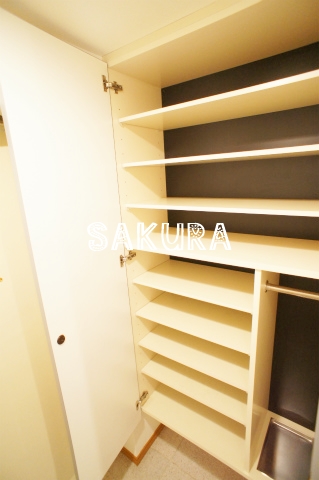 玄関　大容量のシューズボックス♪