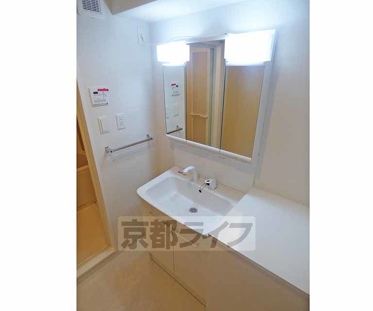 洗面設備　朝の準備も捗ります