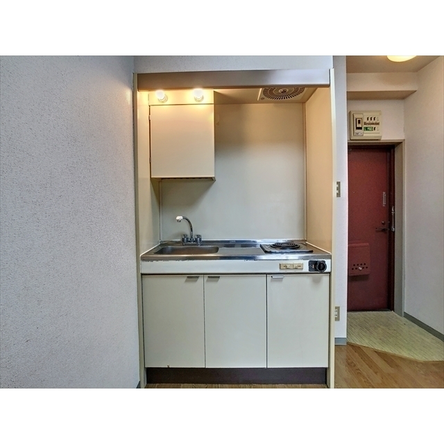 キッチン　電気コンロのキッチンです