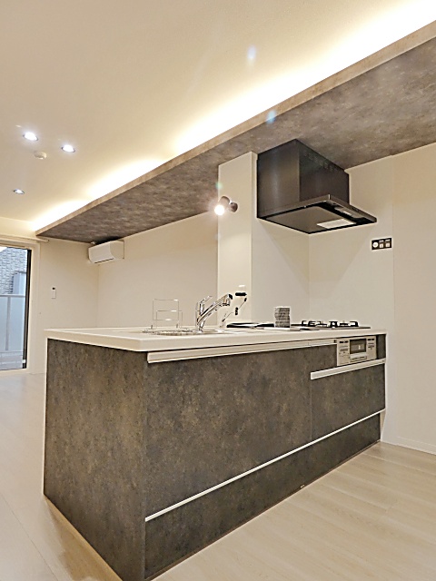 キッチン　コンパクトなキッチンで掃除もラクラク