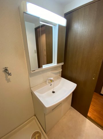 洗面設備　洗髪洗面化粧台付き♪