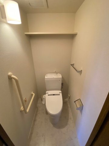 トイレ　シンプルで掃除がしやすい♪