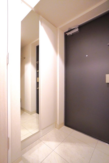 玄関　※写真は同タイプ住戸です。