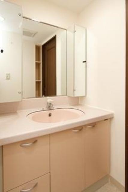 洗面設備　※写真は同タイプ住戸です。